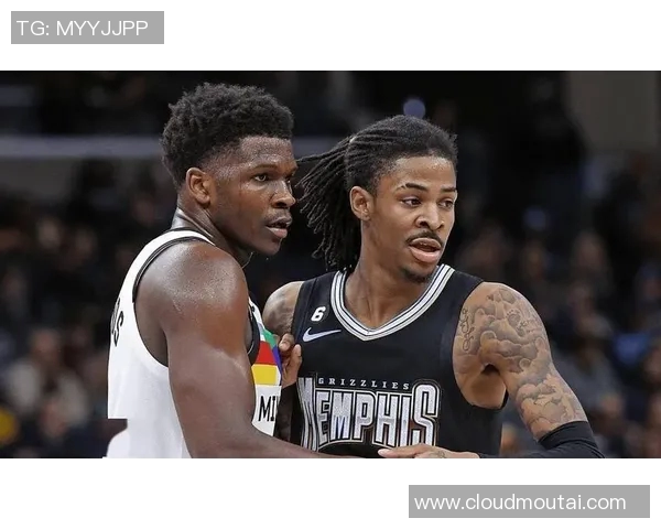 湖人见证莫兰特状态下滑：数据全面缩水三分命中率暴跌，森林狼交易方案引热议